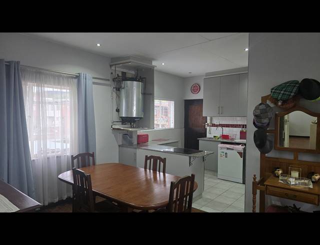 2 BEDROOM APARTMENT FOR SALE IN CLARENDON